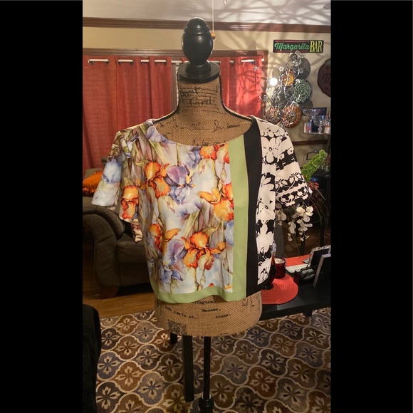 Versona Tops - Floral crop top
